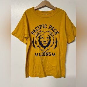 Hanna Andersson Yellow Short Sleeve Tee with Lion Graphic size 130 US 8 years